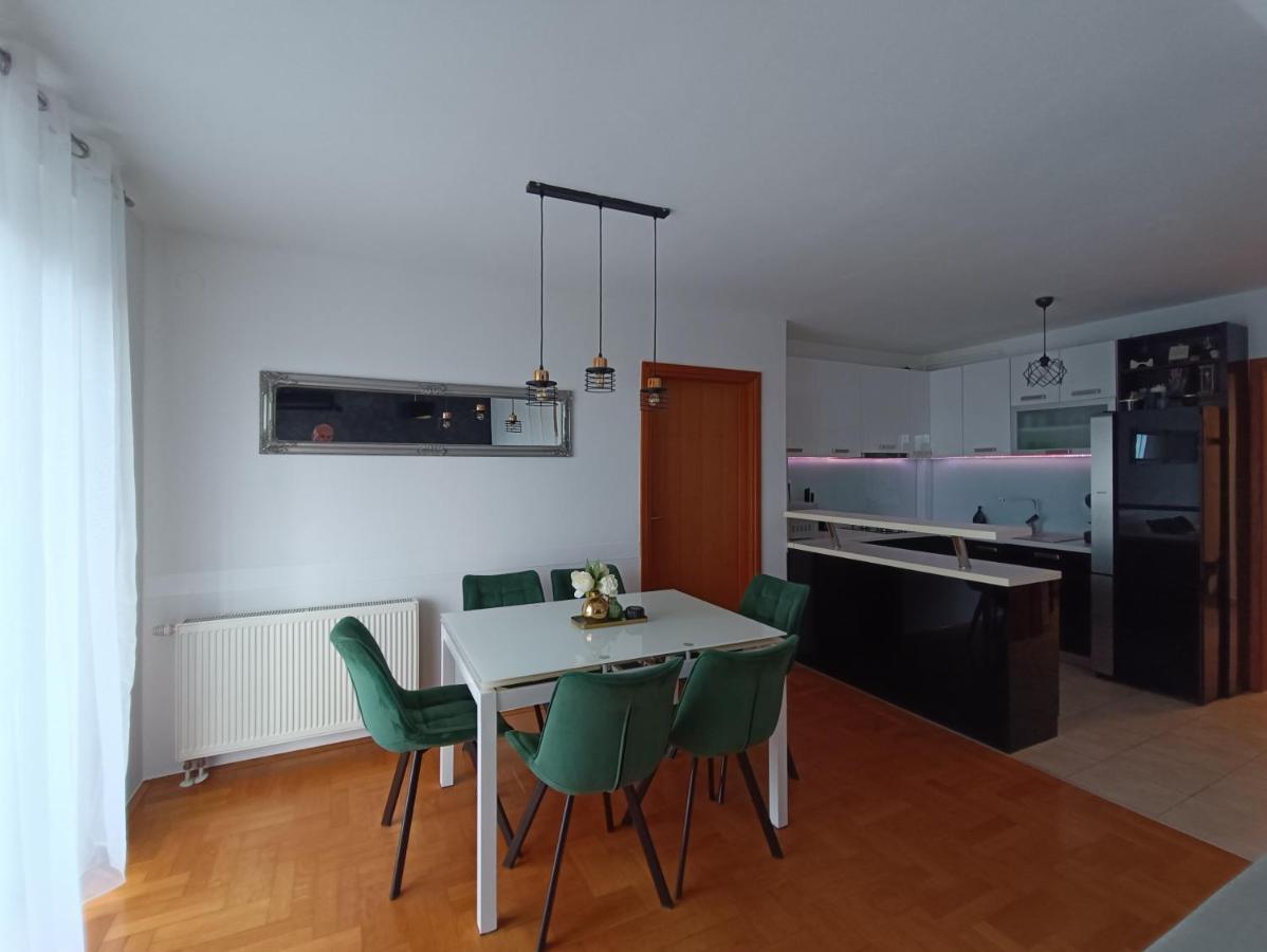 Arena Apartment Osijek Ngoại thất bức ảnh