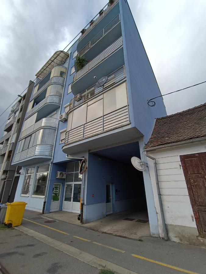 Arena Apartment Osijek Ngoại thất bức ảnh